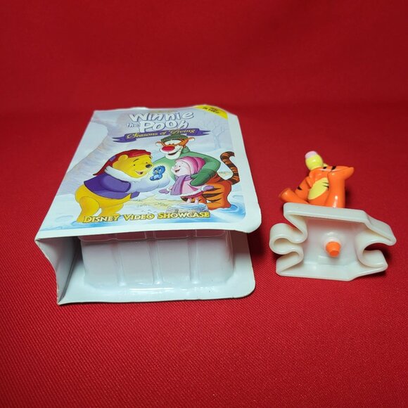 McDonalds Happy Meal Toy Tigger Disneys Winnie the Pooh Seasons of Giving Figuri - Picture 7 of 14